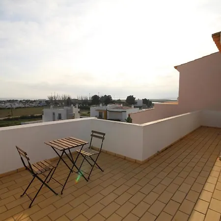7 By Amcf * Alvor